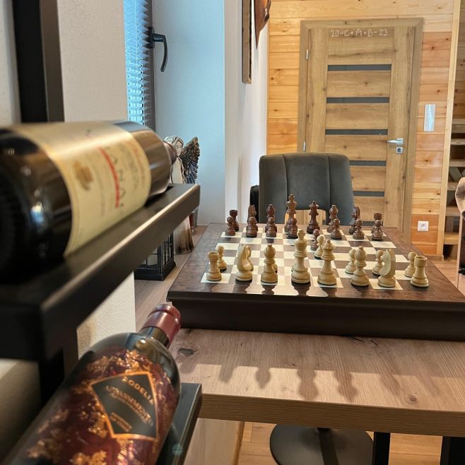 ♟ Fühlen Sie sich müde oder überlastet? 😏 Schach ist auch eine hervorragende Möglichkeit zur Entspannung. Mit Schach...